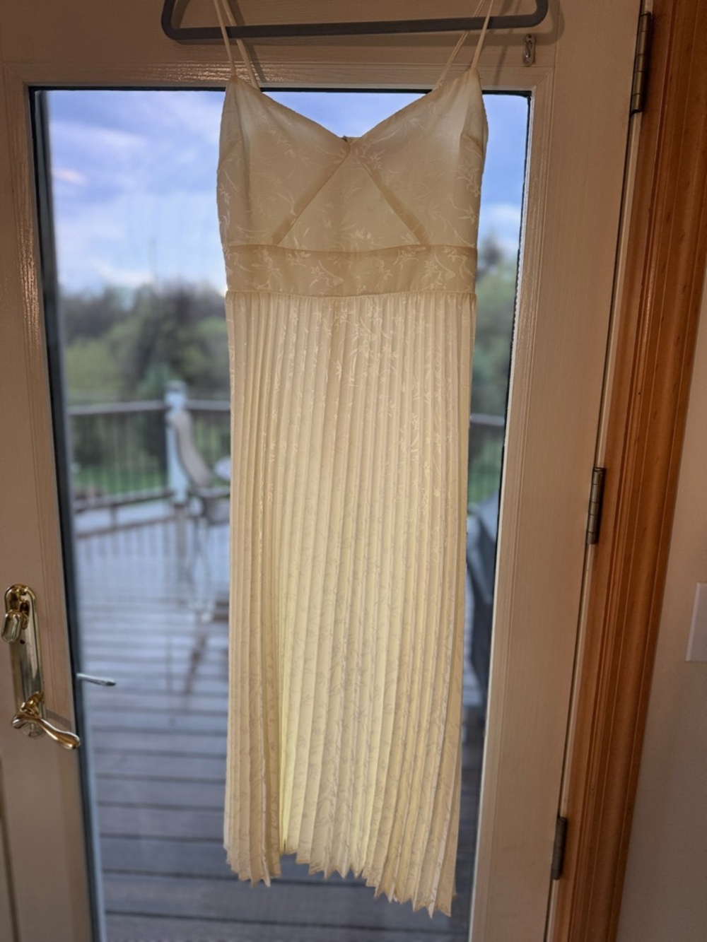 Lulus Regal Romance Ivory Floral Jacquard Pleated Satin Midi Dress, Sz small - Picture 8 of 12